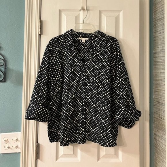 JM COLLECTION - Size 14 - Black Top w/ White Polka Dots - 3/4 Length Roll Cuff - Picture 3 of 6